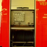 Wasserversorgungseinheit, formfester Schlauch m. D-Kupplung, für die Wasseraufnahme und -abgabe, darüber der 200 l-Tank