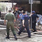 Ständige Inspektion durch Feuerwehr und Polizei, man beachte die Anzahl B-Längen...