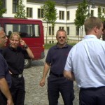 Vor der Befehlsstelle: GEL OBRT Lindner, S 4 BREF'in Klatt (BF Bochum), WF Altona A. Hesse, BFW-Führer BRAR Hitzeroth, BFW-Begleiter