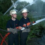 Kameraden der FF Bilstedt Horn beim Belüften eines Sees