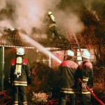 auf der Nordseite des Gebäudes