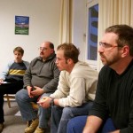 ... und mit allen anderen Teilnehmern lebhaft diskutiert