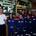 Vor der Wartenwand in der Feuerwehreinsatzzentrale