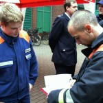 Auch Mitglieder der Nachbarwehren unterstützen die FF Eidelstedt und beteiligten sich an der Unterschriftenaktion
<br>© Bereichswebmaster Eimsbüttel<br>