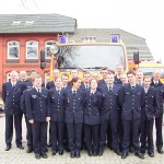 Und alle zusammen... Ausbilder und die glücklichen Truppmänner/-frauen. Die Prüfung ist geschafft!