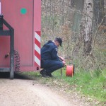 Die Sprengung wird von Herrn Hein vorbereitet