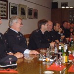 Gute Laune an allen Seiten des Sitzungstisches.