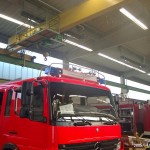 Fertige Kabine, Frontseite, mit der üblichen Warnanlage