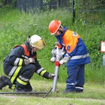 Aufbau der Wasserversorgung: Hand in Hand - FF und JF