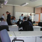 Der Stab rollt an. Mit dem Rücken zum Bild: Bettina Rustenbach (links) und Ingo Spehr bei der Einsatzdokumentation.