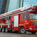 Der Gelenkmast in Fahrstellung