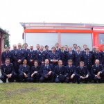 Es ist geschafft! 16 GALlier freuen sich zusammen mit ihren Ausbildern über den bestanden ersten Teil der Grundausbildung.