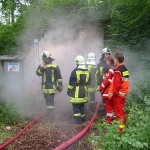 Die Kräfte der FF Güstrow bei der ersten Einsatzlage (Explosion einer Handgranate in einer Diskothek)