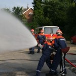 ... erstes Rohr, Wasser marsch!
Foto: (C) by FF Blankenese