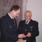 Thomas Hitscher nimmt die Glückwünsche zu seinem Jubiläum entgegen.