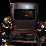 Das Dach wird komplett nach hinten weggeklappt und gesichert.