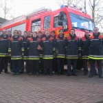 Der Grundausbildungslehrgang '04/'05 mit einigen der Ausbilder