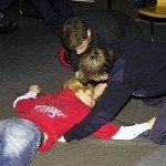 Bei der nächsten Übung hat das Team gewechselt und die vorherige Retterin spielt die Verletzte