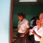 Eine Erfrischung wird gereicht