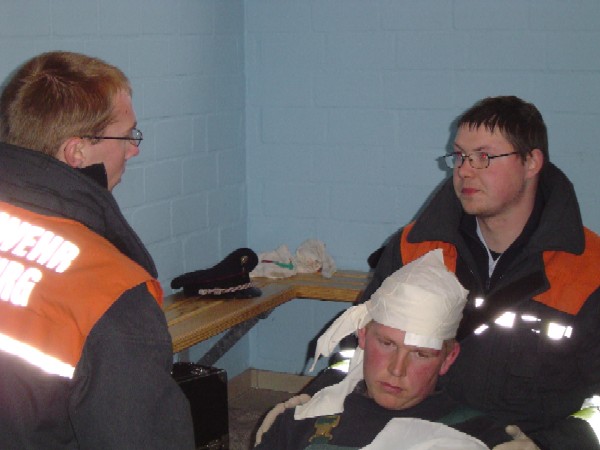 Versorgung einer Kopfplatzwunde.