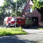 Unterstützung der Transportlogistik, hier am Feuerwehrgerätehaus der FF Lurup. [TS]