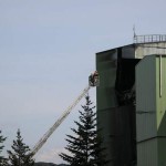 Kontrollen am Turm über DLK. (c) Th. Habekost