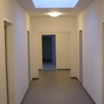 Der Flur des neuen Domizils, hinten der Sanitärtrakt, links Küche und rechts Funkraum und WF-Büro