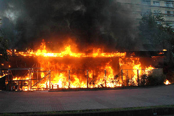 Vor dem Eintreffen der Feuerwehren