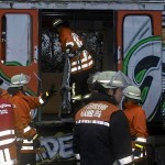 Viele Verletzte mußten aus dem Zug befreit werden