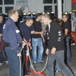 Beim Knotentraining, z.B. C-Rohr einbinden mit Mastwurf und halben Sicherungsschlag aus dem liegenden geschl. Leinenbeutel in max. 15sec.