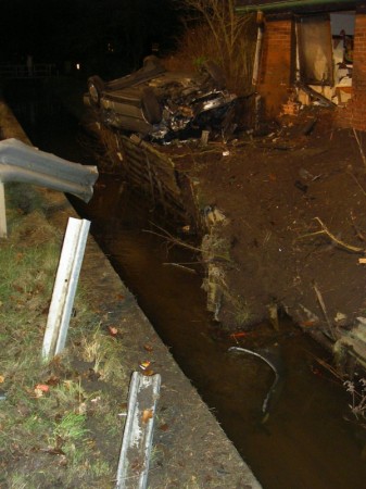 An dieser Stelle durchbrach der PKW die Leitplanke und flog auf die andere Seite des Grabens. ©K. Heitmann (F 2952)