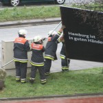 Oft wurden große Wahlplakate aus der Verankerung gerissen ©S.Rettiek