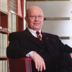 Gerhard Weisschnur ist geschäftsführendes Vorstandsmitglied der Stiftung und Ansprechpartner für alle Fragen zum Thema Spenden und Stiften