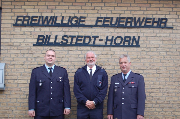 Wehrführer Matthias Proske,
Bereichsführervertreter Bergedorf Jürgen Schlatermund und Wehrführervertreter Ingo Hagemann (v.l.n.r.)