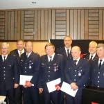 v.l.: Amtsleiter Maurer, Innensenator Ahlhaus, BM Karnikowski FF Wellingsbüttel, HBM Sigmanski FF Kirchdorf, WF Braatz FF Lurup, WF Deutsch FF Eißendorf, DFV-Präs. Kröger, LBF Jonas