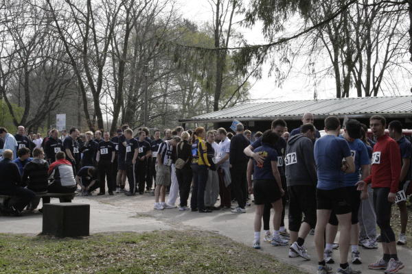 Dichtes Gedränge in der Nähe des Starts