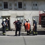 Teilnehmergruppe bei der Übungsnachbesprechung Quelle und Copyright: Markus Weber, FF Schwäbisch-Gmünd
