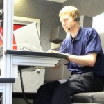 Fernmelder David Schultz, FF Altona, bei der Dokumentation des Einsatzes Copyright: www.ffh.doxoh.dev