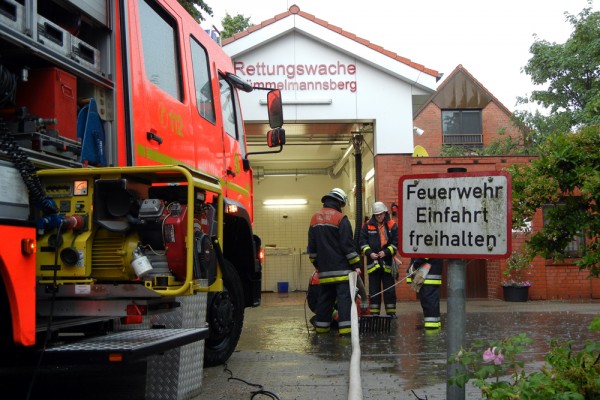 Ablauf und Regenrinnen verstopft © Christian Timmann