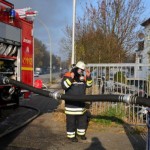 LF-KatS BUND der FF Moorfleet bei der Wasserentnahme aus dem offenen Gewässer (Kanal). (c) H. Lahmann