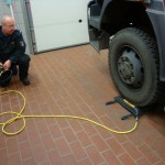 Große Augen beim Einsatz des Hebekissens!