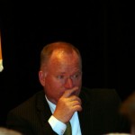 Angespannter und/oder nachdenklicher Zuhörer, Innensenator Michael Neumann. (c) AG MuK FF Hamburg