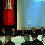 Das Podium verfolgte aufmerksam die Redebeiträge, 3.v.r. Staatsrat der Behörde für Inneres und Sport Volker Schiek. (c) AG MuK FF Hamburg