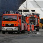 Erneut wird eine Schlauchleitung von den Kräften der FuRW 34 (Wilhelmsburg) vorbereitet. (c) MT AG MuK