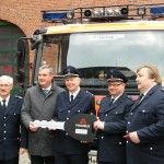 Beispielhaft für alle die Schlüsselübergabe an die FF Oldenfelde (c) AG MuK