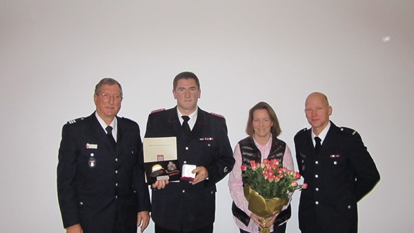 V.l. Bereichsführer-Vertreter Armin Schack, Kim Willhöft, Esther Willhöft, Wehrführer-Vertreter Torsten Schmeckal