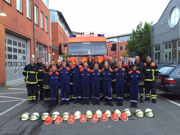 Gruppenfoto der JF und FF Ottensen-Bahrenfeld
