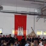 Landesfeuerwehrpastorin Ernelie Martens segnet die Kameraden. © G. Pacyna