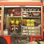 2 weitere PA 94 CFK/4 Reserve-PA-Flaschen/3 C-Schlauchtragekörbe/Schnellangriffs-Verteiler m. 1 B-schlauch/5 Saugelängen/Ölbindemittel