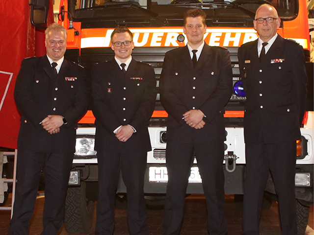 v.l.n.r.: Bereichsführer Andreas Fick, Wehrführer Nico Oestreich, Wehrführer Stellvertreter Ralf Schulz, Achim Mewes